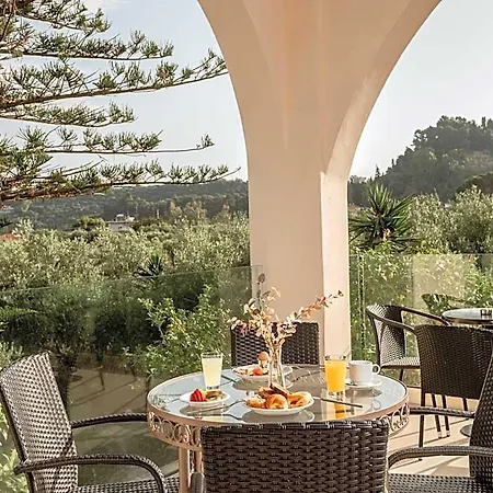 Varres Hotel 3*